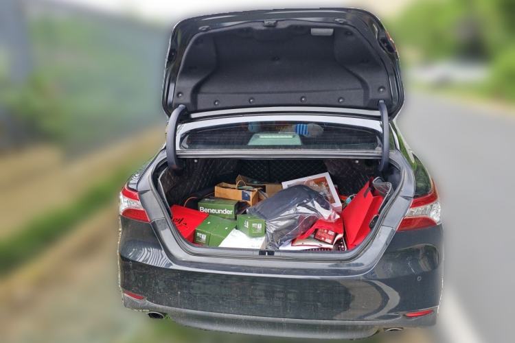 Used Toyota Camry 2021 2.0G Luxury Edition Trunk