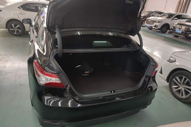 Used Toyota Camry 2021 2.0G Luxury Edition Trunk