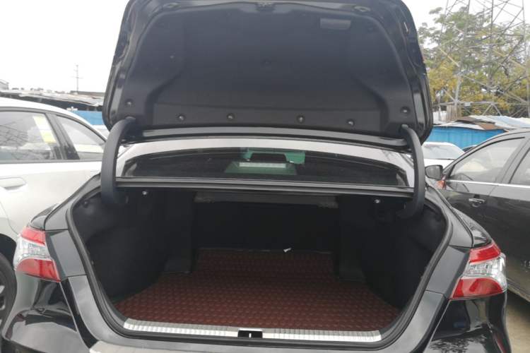Used Toyota Camry 2021 2.0G Luxury Edition Trunk