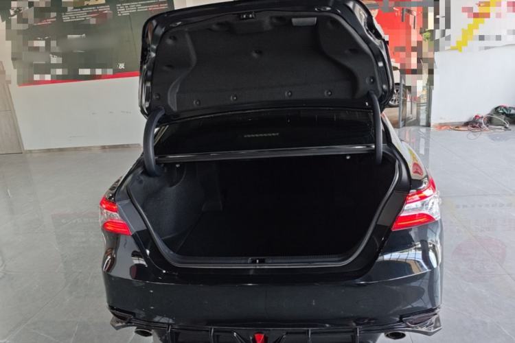Used Toyota Camry 2021 2.0G Luxury Edition Trunk