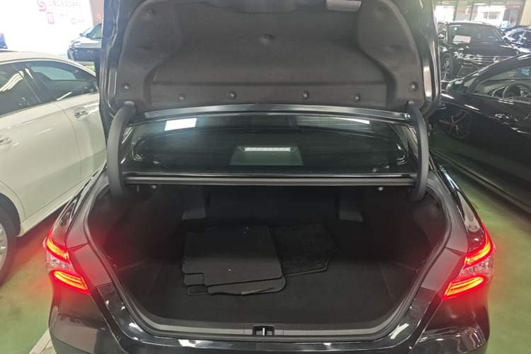Used Toyota Camry 2021 2.5G Luxury Edition Trunk