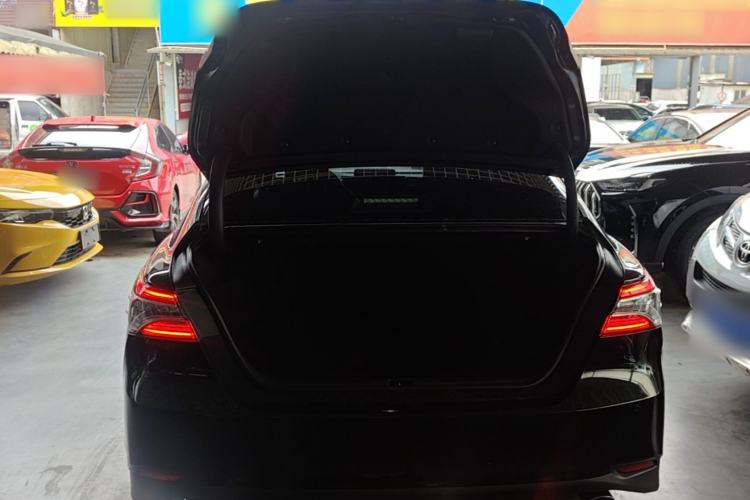 Used Toyota Camry 2021 2.0G Luxury Edition Trunk