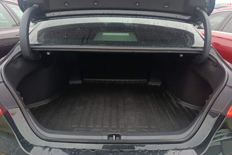 Used Toyota Camry 2021 2.5G Luxury Edition Trunk