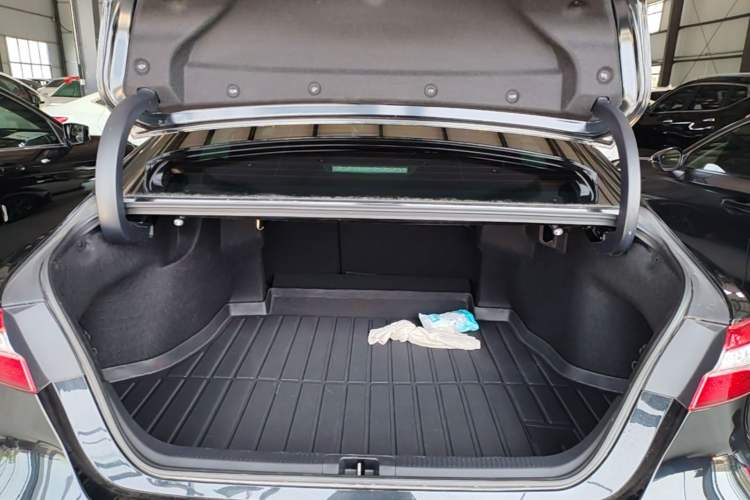 Used Toyota Camry 2021 2.5G Luxury Edition Trunk