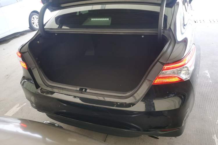 Used Toyota Camry 2021 2.5G Luxury Edition Trunk