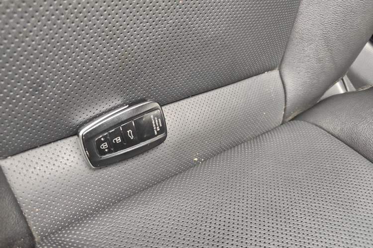 Used Toyota Camry 2021 2.0G Luxury Edition Vehicle Key