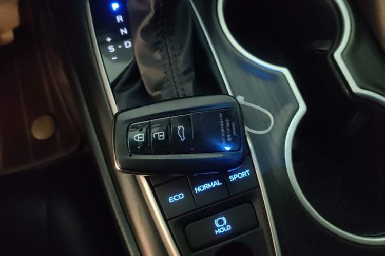 Used Toyota Camry 2021 2.5G Luxury Edition Vehicle Key
