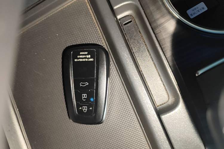 Used Toyota Camry 2021 2.5G Luxury Edition Vehicle Key
