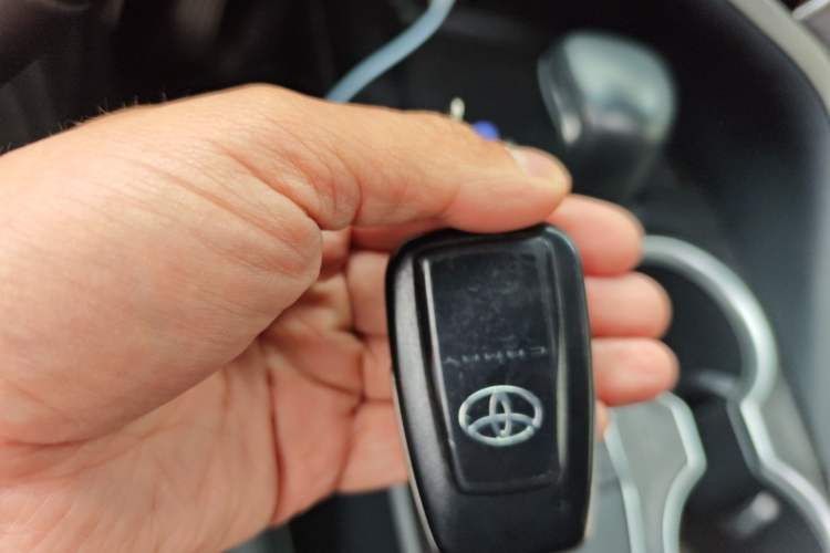 Used Toyota Camry 2021 2.0G Luxury Edition Vehicle Key