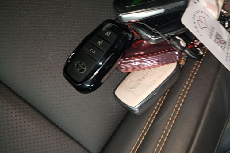 Used Toyota Camry 2021 2.5G Luxury Edition Vehicle Key