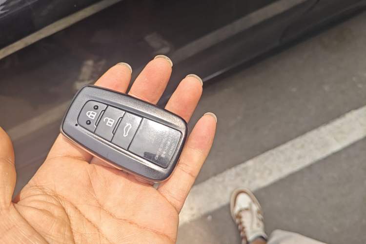 Used Toyota Camry 2021 2.0G Luxury Edition Vehicle Key