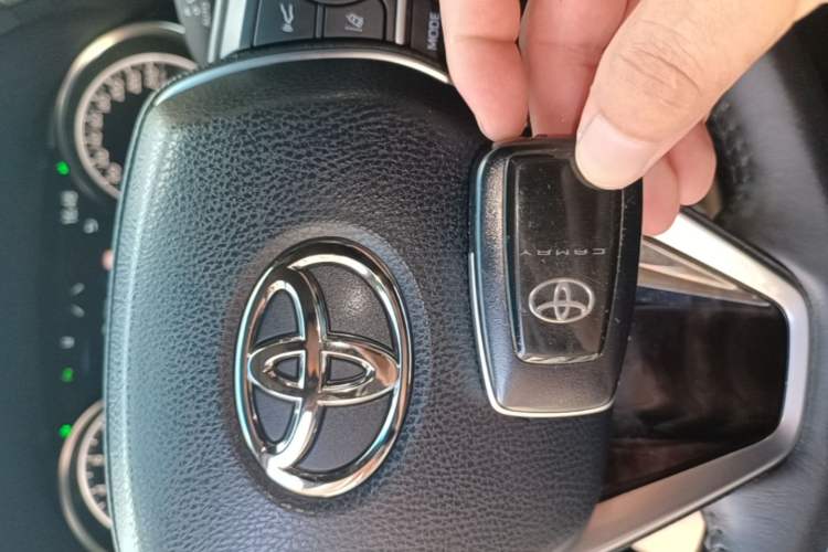 Used Toyota Camry 2021 2.0G Luxury Edition Vehicle Key