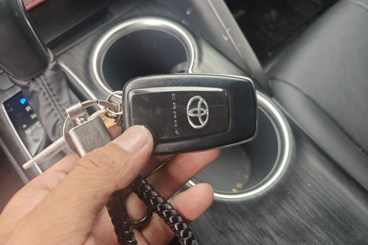 Used Toyota Camry 2021 2.0G Luxury Edition Vehicle Key