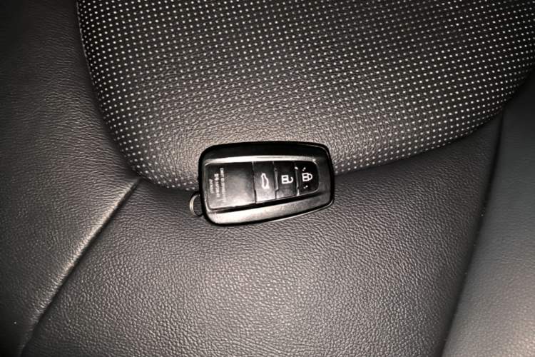 Used Toyota Camry 2021 2.0G Luxury Edition Vehicle Key
