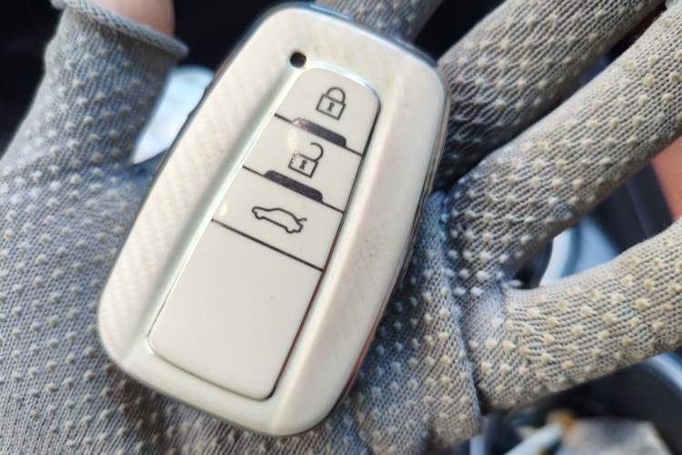 Used Toyota Camry 2021 2.5G Luxury Edition Vehicle Key