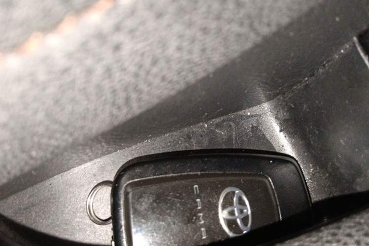 Used Toyota Camry 2021 2.0G Luxury Edition Vehicle Key