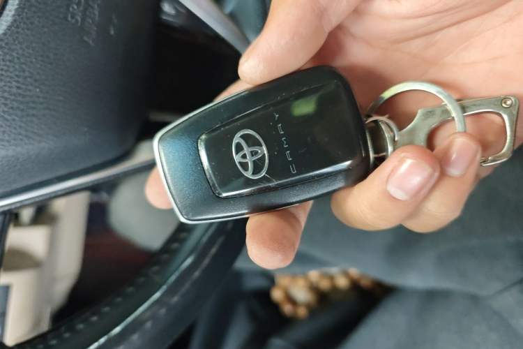 Used Toyota Camry 2021 2.0G Luxury Edition Vehicle Key