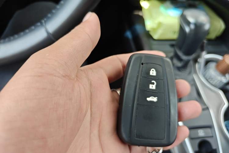 Used Toyota Camry 2021 2.0G Luxury Edition Vehicle Key