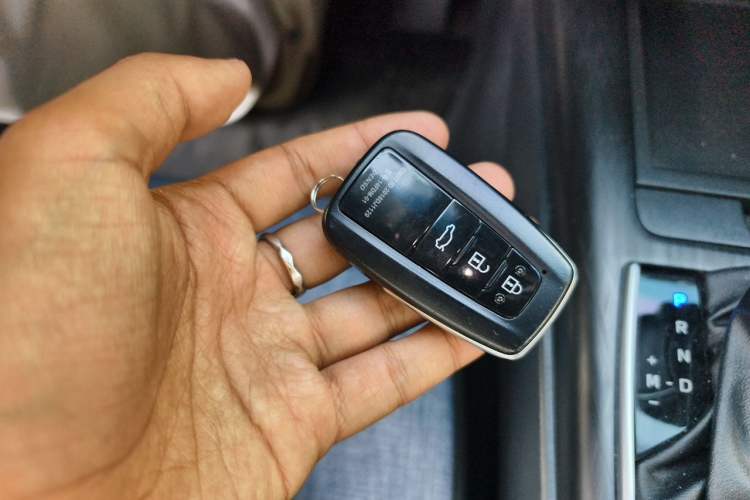 Used Toyota Camry 2021 2.0G Luxury Edition Vehicle Key