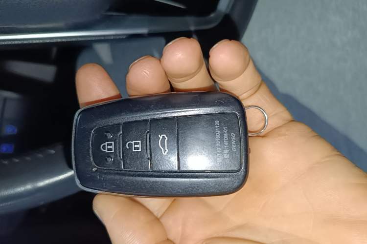 Used Toyota Camry 2021 2.5G Luxury Edition Vehicle Key