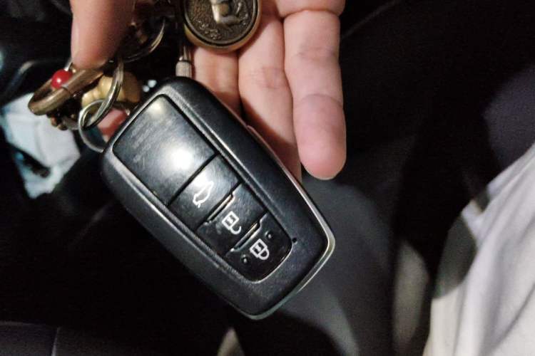 Used Toyota Camry 2021 2.5G Luxury Edition Vehicle Key