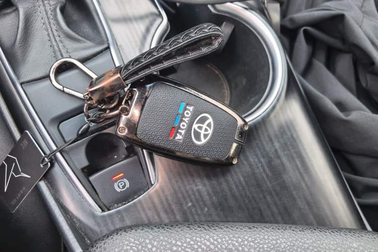 Used Toyota Camry 2021 2.0G Luxury Edition Vehicle Key