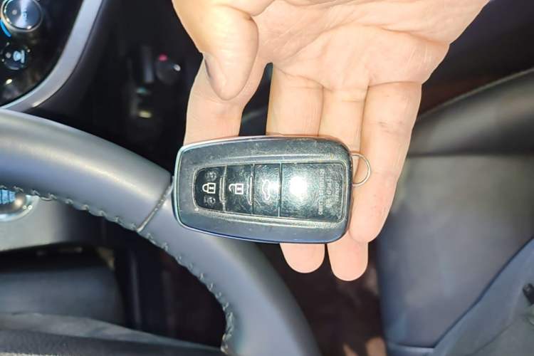 Used Toyota Camry 2021 2.0G Luxury Edition Vehicle Key