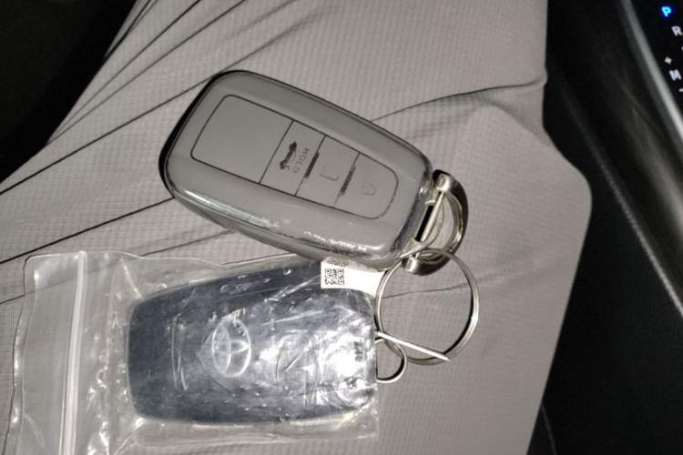 Used Toyota Camry 2021 2.0G Luxury Edition Vehicle Key