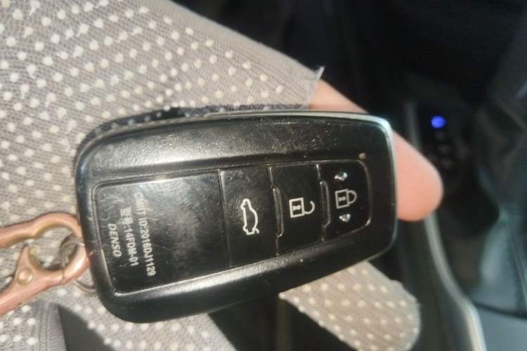 Used Toyota Camry 2021 2.0G Luxury Edition Vehicle Key