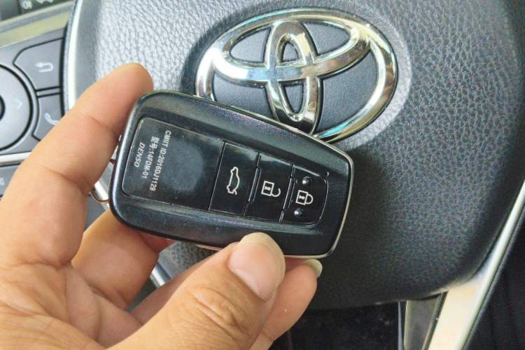 Used Toyota Camry 2021 2.0G Luxury Edition Vehicle Key