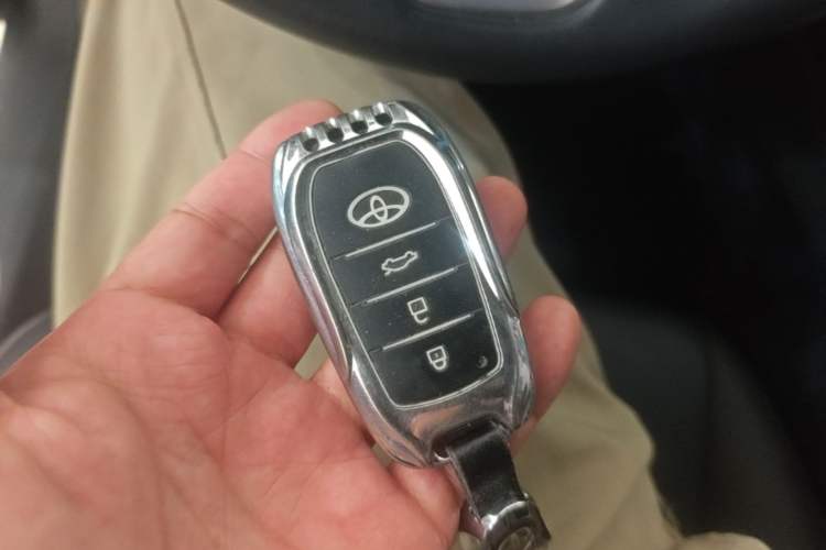 Used Toyota Camry 2021 2.0G Luxury Edition Vehicle Key