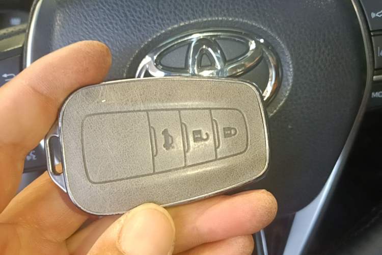 Used Toyota Camry 2021 2.0G Luxury Edition Vehicle Key