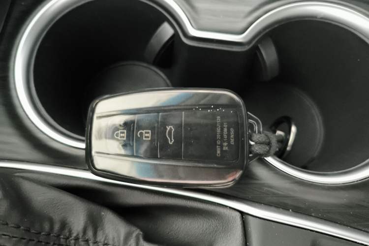 Used Toyota Camry 2021 2.0G Luxury Edition Vehicle Key