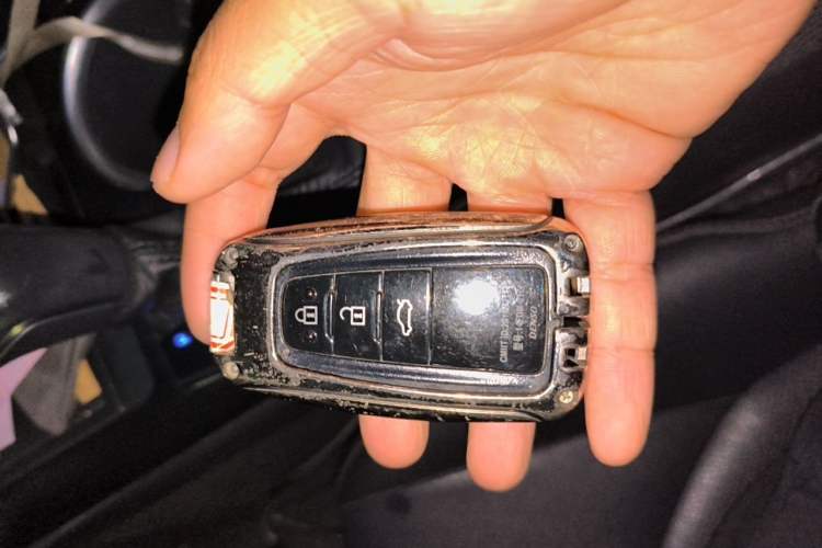 Used Toyota Camry 2021 2.5G Luxury Edition Vehicle Key