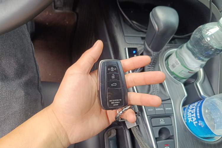 Used Toyota Camry 2021 2.5G Luxury Edition Vehicle Key