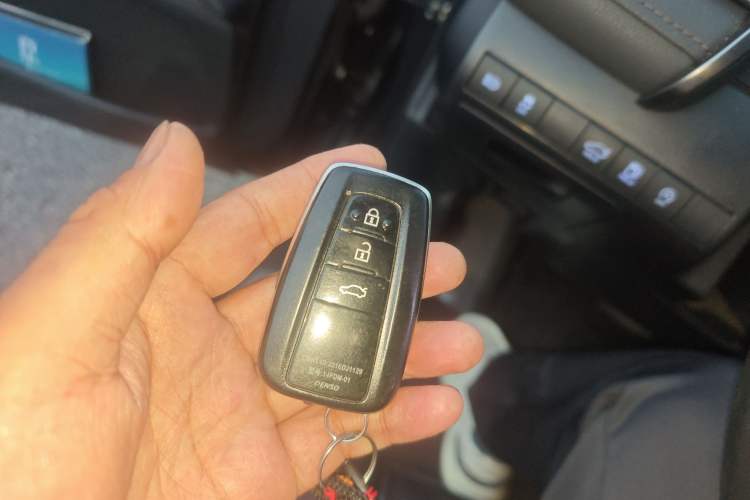 Used Toyota Camry 2021 2.5G Luxury Edition Vehicle Key