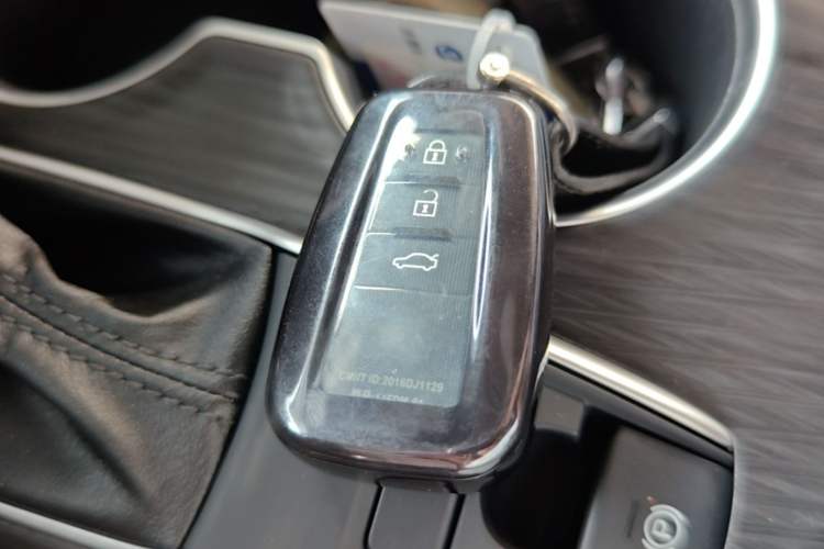 Used Toyota Camry 2021 2.0G Luxury Edition Vehicle Key