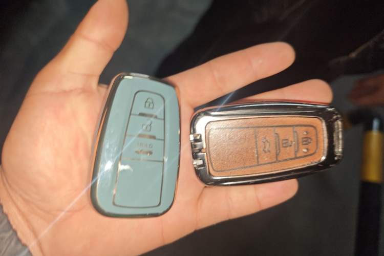 Used Toyota Camry 2021 2.5G Luxury Edition Vehicle Key