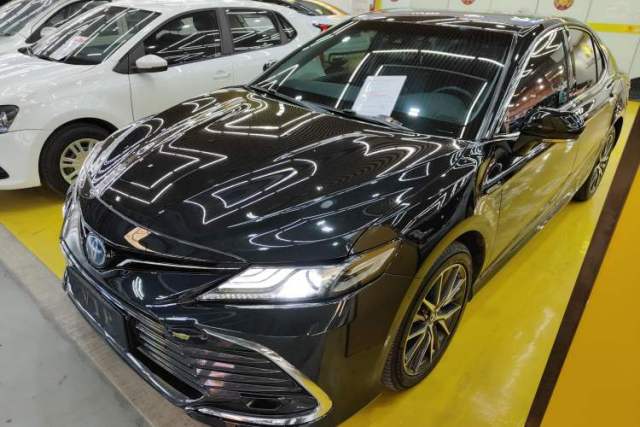 Ojetý Toyota Camry 2021 Dual-Motor 2.5HG Luxury Edition
