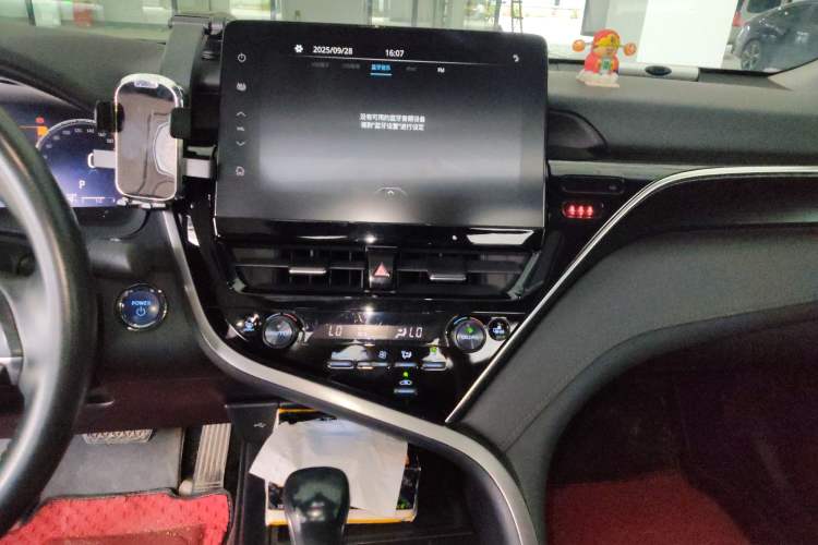 Used Toyota Camry 2021 Dual-Motor 2.5HG Luxury Edition Audio And AC Panel
