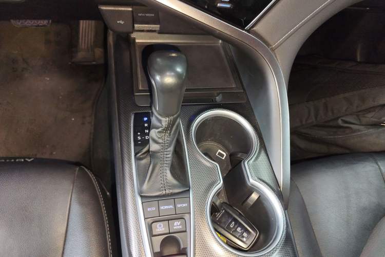 Used Toyota Camry 2021 Dual-Motor 2.5HS Fēngshàng Edition Gear Lever