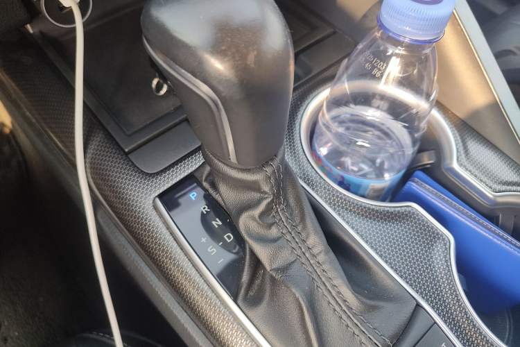 Used Toyota Camry 2021 Dual-Motor 2.5HS Fēngshàng Edition Gear Lever