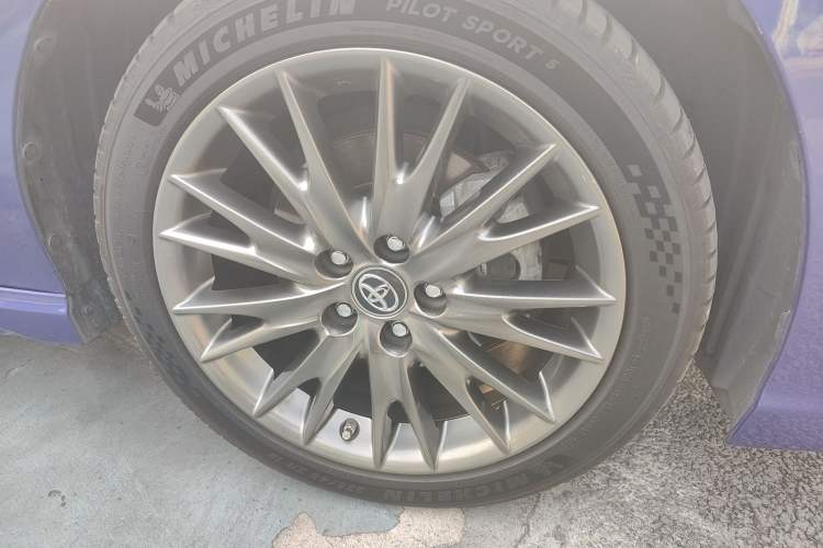 Used Toyota Camry 2021 Dual-Motor 2.5HS Fēngshàng Edition Right Front Wheel Hub
