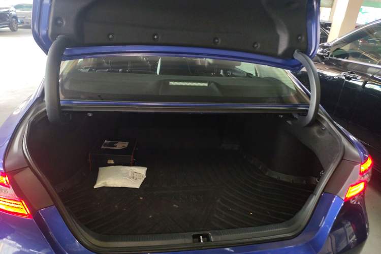 Used Toyota Camry 2021 Dual-Motor 2.5HS Fēngshàng Edition Trunk