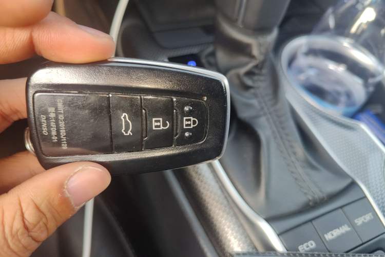 Used Toyota Camry 2021 Dual-Motor 2.5HS Fēngshàng Edition Vehicle Key