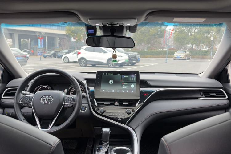 Used Toyota Camry 2021 2.0G Luxury Edition Center Console