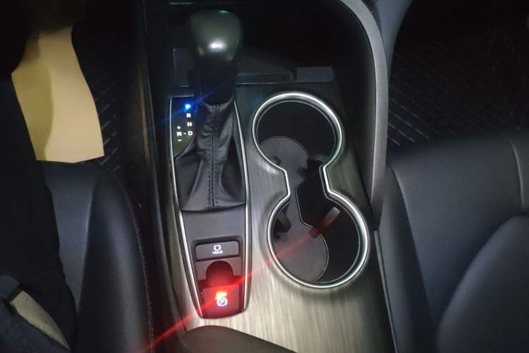 Used Toyota Camry 2021 2.0G Luxury Edition Gear Lever