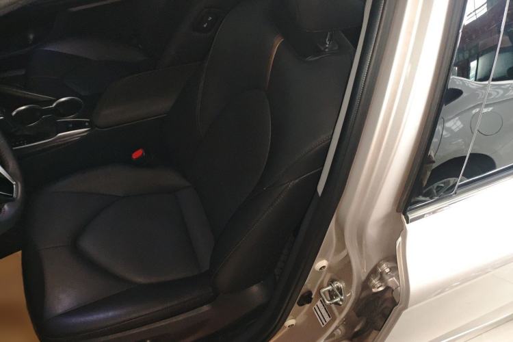 Used Toyota Camry 2021 2.0G Luxury Edition Left Front Seat