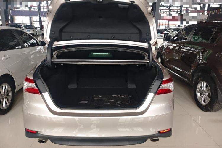 Used Toyota Camry 2021 2.0G Luxury Edition Trunk