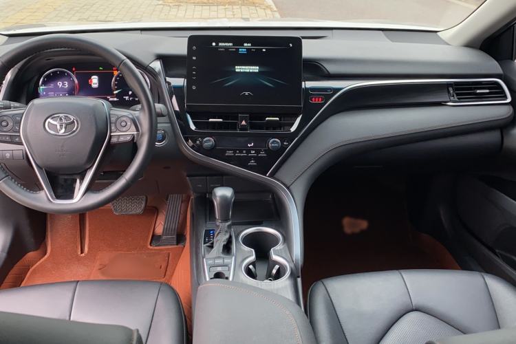 Used Toyota Camry 2021 2.5G Luxury Edition Center Console